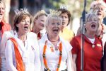 Amsterdam 30 april 2007
Het koninginnekoor met Ati Dijckmeester Judith Bosch en de moeder van Renee Vervoorn zingen tijdens koninginnedag.
