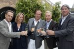Naarden 18 maart 2010
Surprise feestje voor ivo niehe ivm 35 jaar werken voor de tros bij het arsenaal. Ivo met Antoinette Hertsenberg Ron Brandsteder Jaap Jongbloed en Andre v Duin
Peter Smulders bv