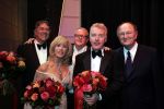 Amsterdam 26 november 2004
Premiere Andre v Duin in Carre
Andre v Duin Joke Bruys Ron Brandsteder Joop v d Ende en Guus Verstraete
Peter Smulders bv