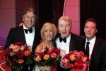 Amsterdam 26 november 2004
Premiere Andre v Duin in Carre
Andre v Duin Joke Bruys Ron Brandsteder en Jan Rietman
Peter Smulders bv