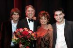 Amsterdam 26 november 2004
Premiere Andre v Duin in Carre
Ron Brandsteder met Yvonne Brandsteder en zoons
Peter Smulders bv