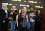 Amsterdam 6 januari 2025
Premiere Hond en ik in het vondelparkpaviljoen . De cast met oa Egbert jan Weeber Jelka v Houten Dick v d Toorn Rhoda Nova Wilting Loet Janssen Nadja Hupscher Jolke Tjalsma en hoofdrolspeler Pepper