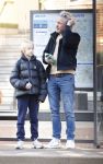 Amsterdam 20 januari 2026
Daan Schuurmans met zijn zoon op de tram aan het wachten . Daarna reden ze naar hun nieuwe huis .