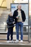 Amsterdam 20 januari 2026
Daan Schuurmans met zijn zoon op de tram aan het wachten . Daarna reden ze naar hun nieuwe huis .
