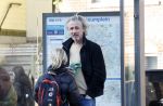 Amsterdam 20 januari 2026
Daan Schuurmans met zijn zoon op de tram aan het wachten . Daarna reden ze naar hun nieuwe huis .