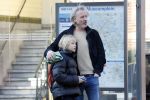 Amsterdam 20 januari 2026
Daan Schuurmans met zijn zoon op de tram aan het wachten . Daarna reden ze naar hun nieuwe huis .