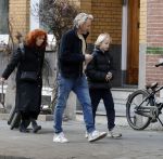 Amsterdam 20 januari 2026
Daan Schuurmans met zijn zoon op de tram aan het wachten . Daarna reden ze naar hun nieuwe huis .
