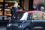 Amsterdam 17 januari 2026
Estelle Cruijff doet boodschappen in Amsterdam zuid met haar opel city car