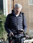 Amsterdam 6 januari 2026
Jaap Jongbloed vertrekt bij zijn sportschool op de fiets naar huis .