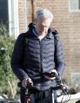 Amsterdam 6 januari 2026
Jaap Jongbloed vertrekt bij zijn sportschool op de fiets naar huis .