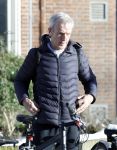 Amsterdam 6 januari 2026
Jaap Jongbloed vertrekt bij zijn sportschool op de fiets naar huis .
