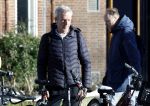 Amsterdam 6 januari 2026
Jaap Jongbloed vertrekt bij zijn sportschool op de fiets naar huis .