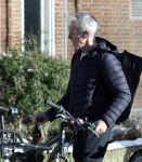 Amsterdam 6 januari 2026
Jaap Jongbloed vertrekt bij zijn sportschool op de fiets naar huis .