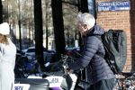 Amsterdam 6 januari 2026
Jaap Jongbloed vertrekt bij zijn sportschool op de fiets naar huis .