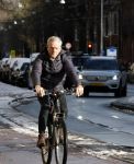 Amsterdam 6 januari 2026
Jaap Jongbloed vertrekt bij zijn sportschool op de fiets naar huis .