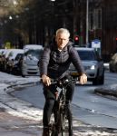 Amsterdam 6 januari 2026
Jaap Jongbloed vertrekt bij zijn sportschool op de fiets naar huis .