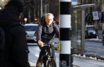 Amsterdam 6 januari 2026
Jaap Jongbloed vertrekt bij zijn sportschool op de fiets naar huis .
