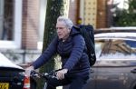 Amsterdam 6 januari 2026
Jaap Jongbloed vertrekt bij zijn sportschool op de fiets naar huis .