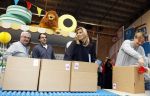 Rotterdam 15 januari 2026
Koningin Maxima bezoekt stichting jarige Job en pakt samen met de andere vrijwilligers de miljoenste doos / box in .