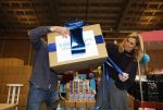 Rotterdam 15 januari 2026
Koningin Maxima bezoekt stichting jarige Job en pakt samen met de andere vrijwilligers de miljoenste doos / box in .