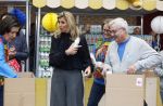 Rotterdam 15 januari 2026
Koningin Maxima bezoekt stichting jarige Job en pakt samen met de andere vrijwilligers de miljoenste doos / box in .