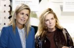 Eindhoven 26 oktober 2023
Koningin Maxima op bezok bij de dutch design week in Eindhoven . Maxima had haar goede vriendin Mariska Dietz mee genomen . Mariska Heeft paleis huis Den Bosch ingericht .