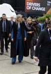 Eindhoven 26 oktober 2023
Koningin Maxima op bezok bij de dutch design week in Eindhoven . Maxima had haar goede vriendin Mariska Dietz mee genomen . Mariska Heeft paleis huis Den Bosch ingericht .