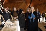 Eindhoven 26 oktober 2023
Koningin Maxima op bezok bij de dutch design week in Eindhoven . Maxima had haar goede vriendin Mariska Dietz mee genomen . Mariska Heeft paleis huis Den Bosch ingericht .