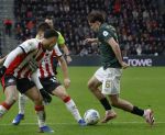 Eindhoven, 1 Februari 2026
Kompetitiewedstrijd PSV-Feyenoord, eindstand 3-0
Leo Sauer en Sergino Dest