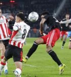 Eindhoven, 28 Januari 2026
Laatste wedstrijd in voorronde Champions League
PSV-Bayern Munchen, eindstand 1-2
Luis Diaz in duel met Sergino Dest