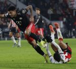 Eindhoven, 28 Januari 2026
Laatste wedstrijd in voorronde Champions League
PSV-Bayern Munchen, eindstand 1-2
Mauro Junior in duel met Luis Diaz
