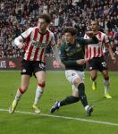 Eindhoven, 1 Februari 2026
Kompetitiewedstrijd PSV-Feyenoord, eindstand 3-0
Paul Wanner in duel Jordan Bos