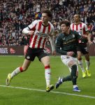 Eindhoven, 1 Februari 2026
Kompetitiewedstrijd PSV-Feyenoord, eindstand 3-0
Paul Wanner in duel Jordan Bos