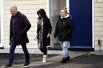 Vinkeveen 19 januari 2026
Rachel Hazes kroijgt de sleutels terug van haar huis in Vinkeveen . Marieke v Beek verloor rechtszaak en moet uit het huis . Rachel kwam samen met een makelaar