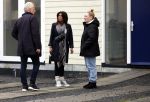 Vinkeveen 19 januari 2026
Rachel Hazes kroijgt de sleutels terug van haar huis in Vinkeveen . Marieke v Beek verloor rechtszaak en moet uit het huis . Rachel kwam samen met een makelaar