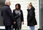 Vinkeveen 19 januari 2026
Rachel Hazes kroijgt de sleutels terug van haar huis in Vinkeveen . Marieke v Beek verloor rechtszaak en moet uit het huis . Rachel kwam samen met een makelaar