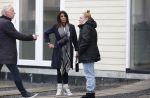 Vinkeveen 19 januari 2026
Rachel Hazes kroijgt de sleutels terug van haar huis in Vinkeveen . Marieke v Beek verloor rechtszaak en moet uit het huis . Rachel kwam samen met een makelaar
