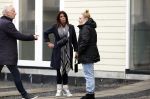 Vinkeveen 19 januari 2026
Rachel Hazes kroijgt de sleutels terug van haar huis in Vinkeveen . Marieke v Beek verloor rechtszaak en moet uit het huis . Rachel kwam samen met een makelaar
