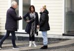 Vinkeveen 19 januari 2026
Rachel Hazes kroijgt de sleutels terug van haar huis in Vinkeveen . Marieke v Beek verloor rechtszaak en moet uit het huis . Rachel kwam samen met een makelaar