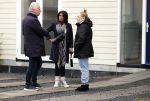 Vinkeveen 19 januari 2026
Rachel Hazes kroijgt de sleutels terug van haar huis in Vinkeveen . Marieke v Beek verloor rechtszaak en moet uit het huis . Rachel kwam samen met een makelaar