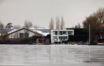 Breukeleveen 8 januari 2026
In het huis waar Ron Brandsteder altijd heeft gewoond gaan nu zijn vrouw Yvonne Brandsteder en zoon Rick Brandsteder wonen . Het huis ligt aan een prachtige plek aan de loosdrechtse plassen ..