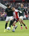 Eindhoven, 1 Februari 2026
Kompetitiewedstrijd PSV-Feyenoord, eindstand 3-0
Sergino Dest in duel met Anel Ahmedhodzic
