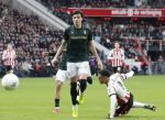 Eindhoven, 1 Februari 2026
Kompetitiewedstrijd PSV-Feyenoord, eindstand 3-0
Sergino Dest in duel met Anel Ahmedhodzic
