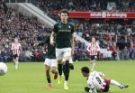 Eindhoven, 1 Februari 2026
Kompetitiewedstrijd PSV-Feyenoord, eindstand 3-0
Sergino Dest in duel met Anel Ahmedhodzic