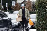 Laren 10 januari 2026
Thomas v d Vlugt doet boodschappen in het centrum van Laren .