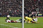 Eindhoven, 1 Februari 2026
Kompetitiewedstrijd PSV-Feyenoord, eindstand 3-0
Timon Wellenreuther en Armando Obispo scoort 1-0