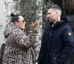 Abcoude 19 januari 2026
Trijntje Oosterhuis in gesprek op straat in Abcoude
