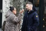 Abcoude 19 januari 2026
Trijntje Oosterhuis in gesprek op straat in Abcoude