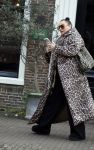 Abcoude 19 januari 2026
Trijntje Oosterhuis in gesprek op straat in Abcoude