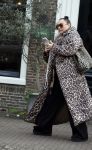 Abcoude 19 januari 2026
Trijntje Oosterhuis in gesprek op straat in Abcoude